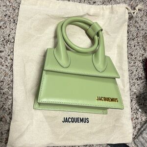 NEW Jacquemus light pistachio green Le
Chiquito Noeud bag
